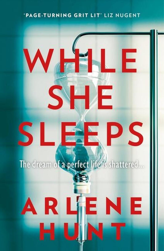 While She Sleeps door Arlene Hunt